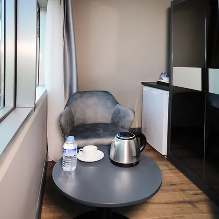 Frt Airlines - Istanbul Airport 호텔 4*
