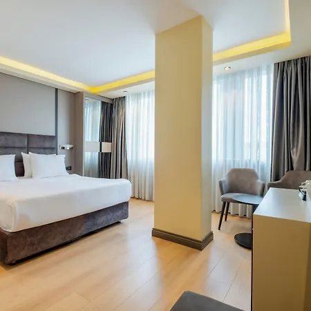 Frt Airlines - Istanbul Airport 4*