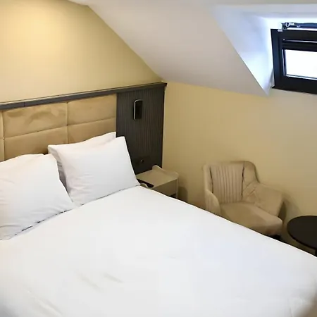 Frt Airlines - Istanbul Airport 4*
