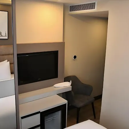 Frt Aırlınes Otel Arnavutkoy